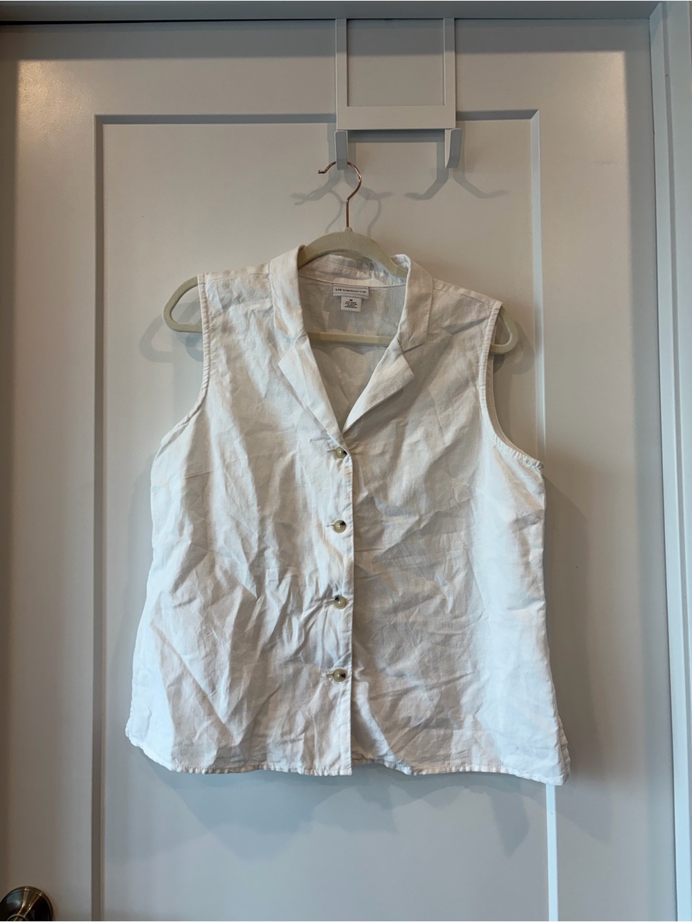 Liz Claiborne White Sleeveless Button-Front Linen Top